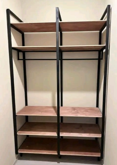 CLOSET 1